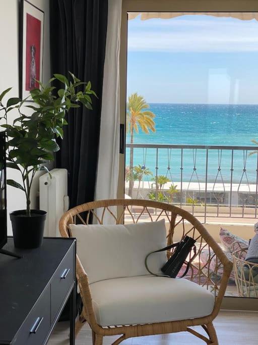 Le Garavan-Vue Mer-Plage-Clim-Terrasse Menton Bagian luar foto