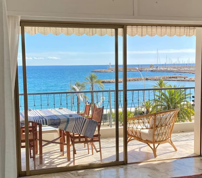 Le Garavan-Vue Mer-Plage-Clim-Terrasse Menton Bagian luar foto